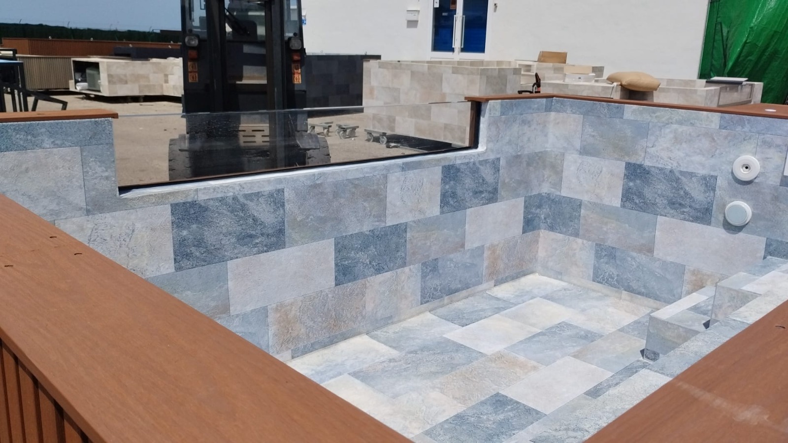 WhatsApp-Image-2026-07-14-at-14.12.41-2-1.jpeg WhatsApp Image 2026 07 14 at 14.12.41 2 1 | PISCINIA | Construcción de piscinas en España